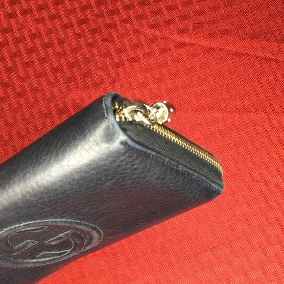 Gucci Soho Dark Blue Pebbled Leather Zip-Around Wallet - Picture 10 of 12